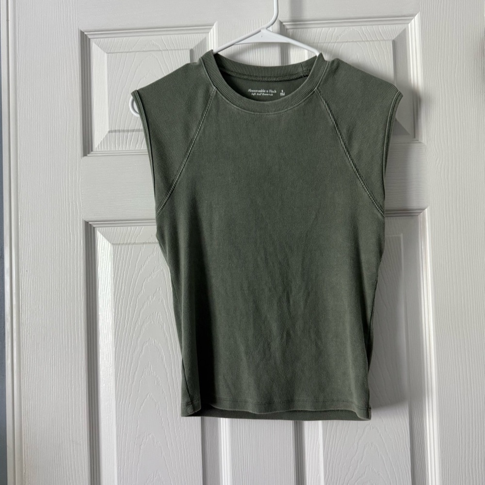 Abercrombie & Fitch Women’s Green Ribbed Sleeveless Top Size S